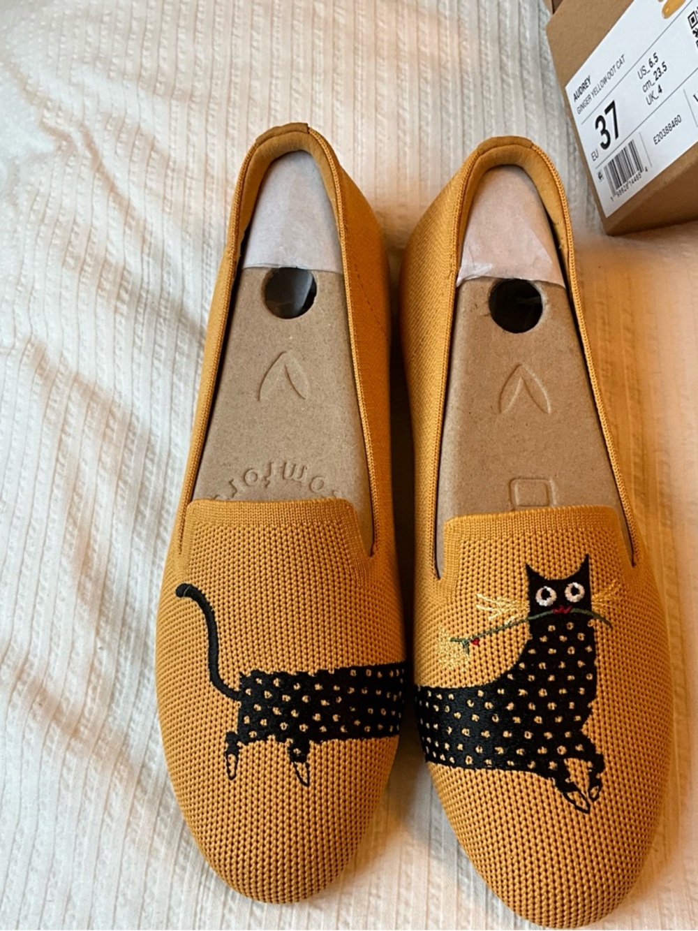 Vivaia Audrey Ginger-Yellow-Dot Cat-Embroidered Slip ons